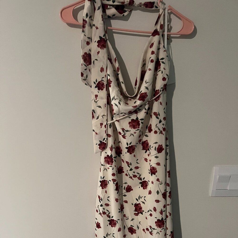 NWT One and Only Collectibe rose maxi dress small‎